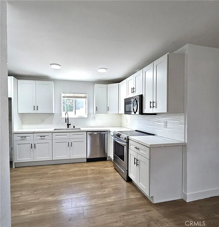 2 bed, 815 sqft, $2,800 — Photo 2