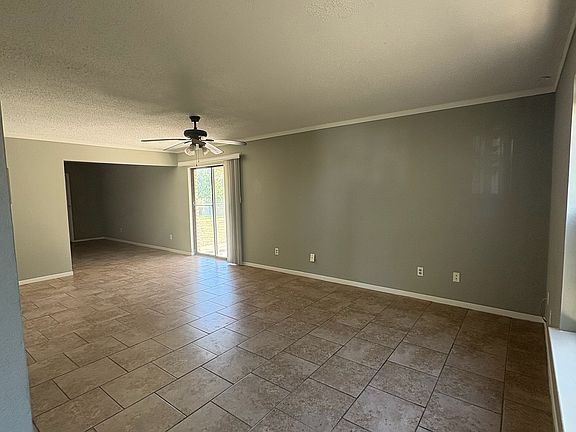 3rd image of 502 Alpine St APT D