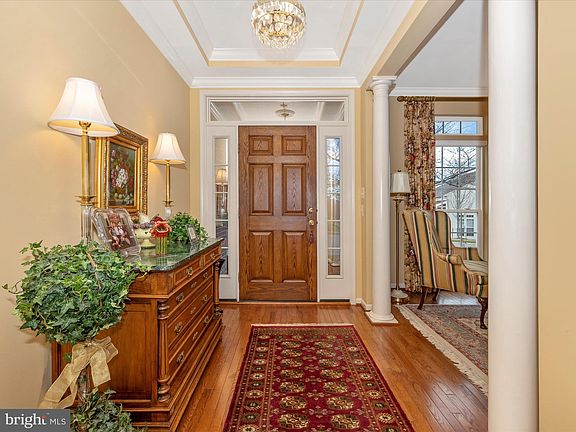2nd image of 10596 Edwardian Ln