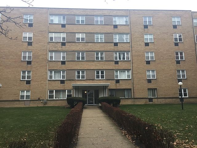 1st image of 6161 N Hoyne Ave APT 302