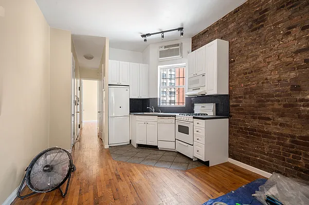 Rented by Brown Harris Stevens | media 9