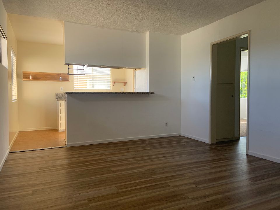 Living Room/Kitchen