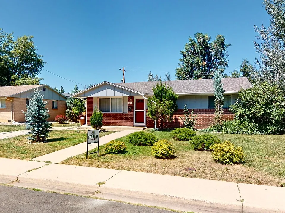 3295 Euclid Ave