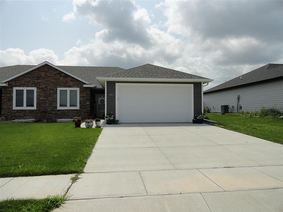 1st image of 907 Remington Dr