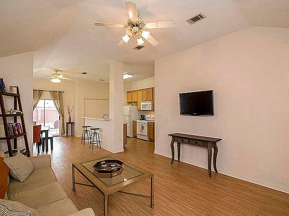 3rd image of 2409 Antelope Ln