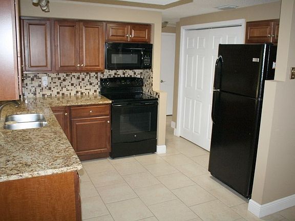 5th image of 3247 Ottway Dr