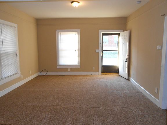 4th image of 819 Green Ave #A