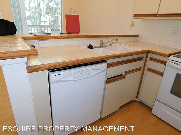 4th image of 2414 Pleasant Way Unit H