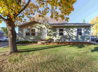 608 E Alfred St, Weyauwega, WI 54983