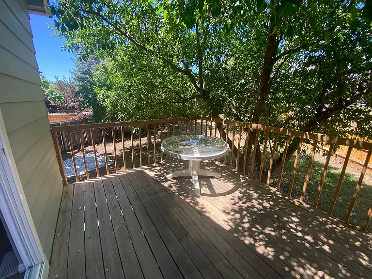 8665 Cloverleaf Cir — Photo 35
