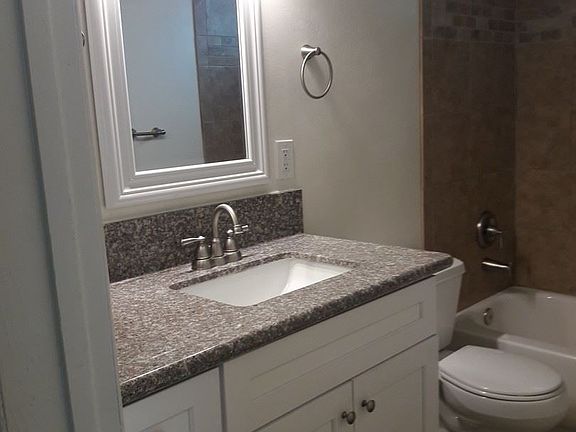 5th image of 6219 Magnolia Ave APT B