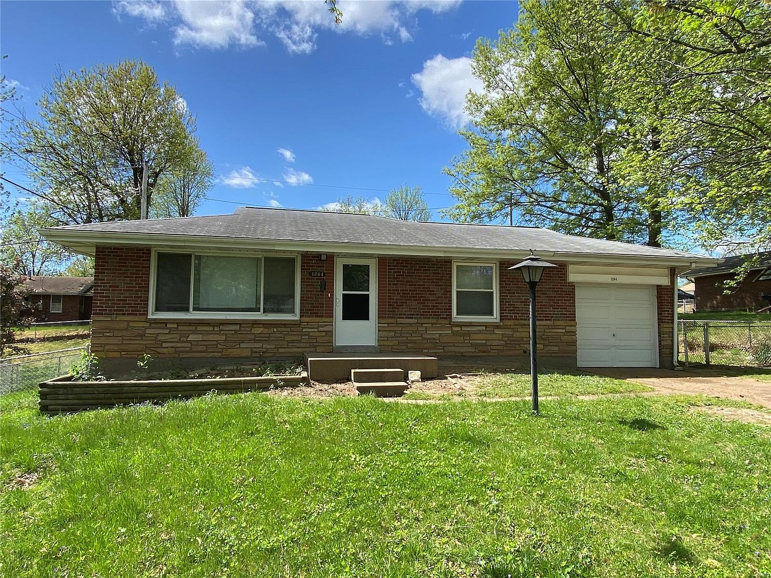 1244 Bellefontaine Rd, Saint Louis, MO 63137 | Zillow