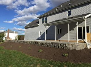 107 Stone Xing, Stewartsville, NJ 08886