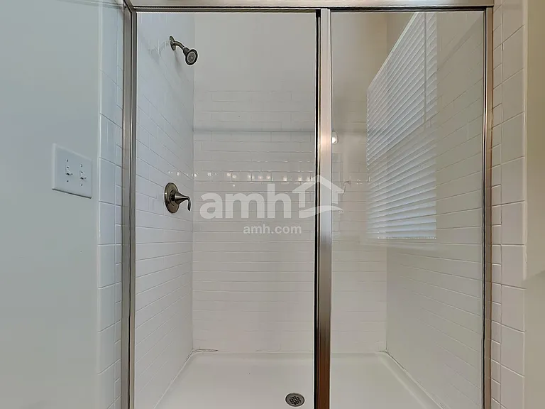 300 Vaughan Pl — Photo 14