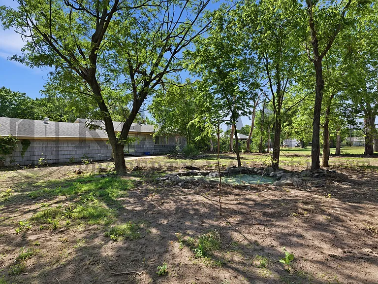 4853 S Madison Ave — Photo 9