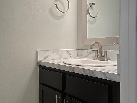 5th image of 3630 Kenbrooke Ct #3630