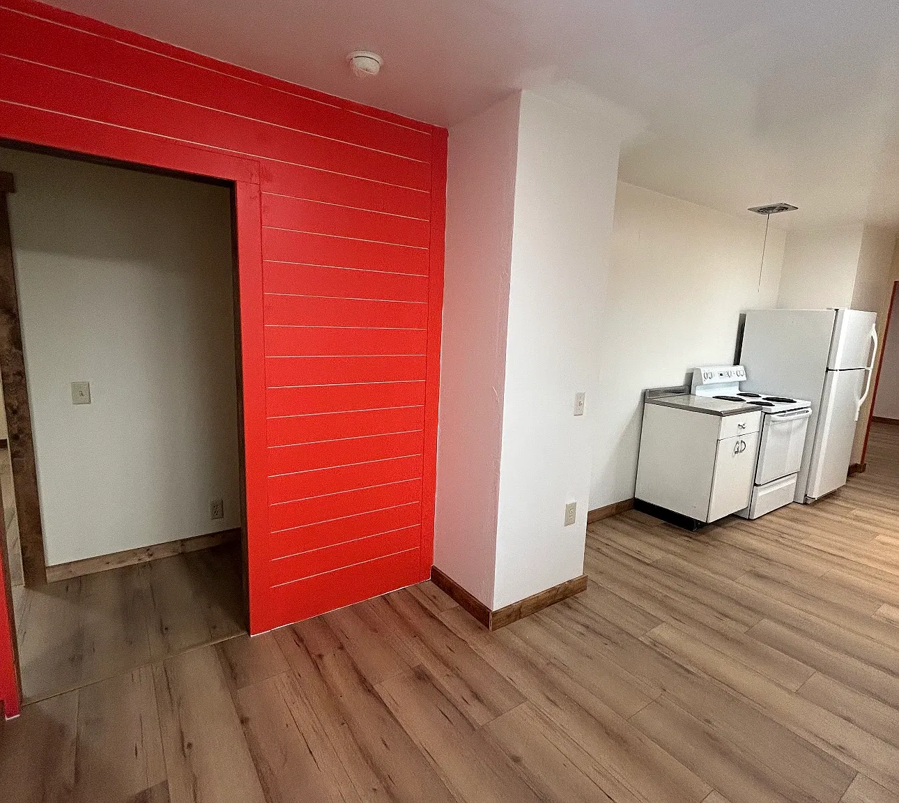 3 bed, 1100 sqft, $1,100 — Photo 3