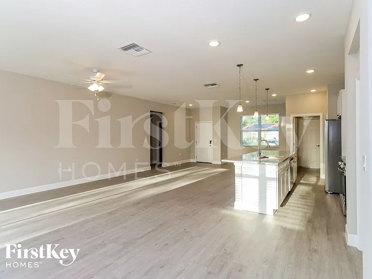 2950 Tolman Ave SE — Photo 3