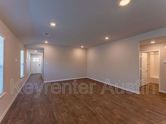 3rd image of 539 Apache Plum Dr