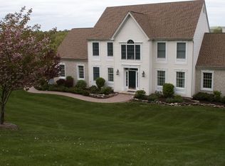 2 Teagarden Ct, Flemington, NJ 08822