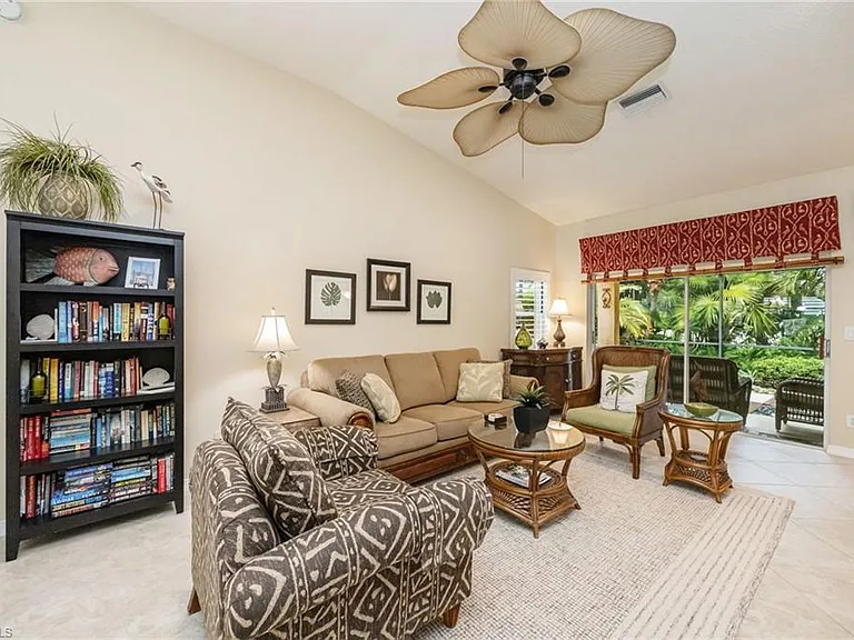 7546 Mill Pond Cir — Photo 3