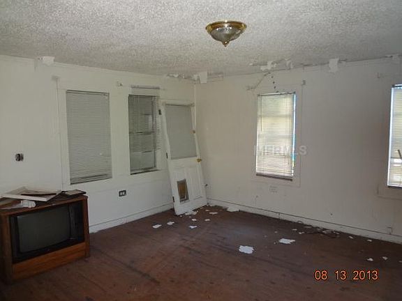 4th image of 5907 N 15th St