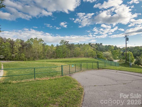 2nd image of 303 Gashes Creek Rd