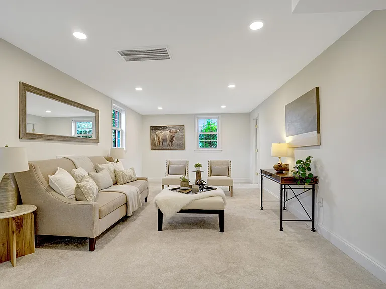 1012 Croton Dr — Photo 10