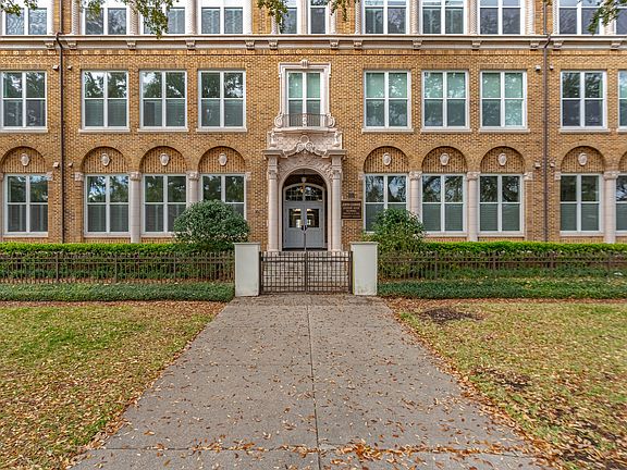 4th image of 2525 College St APT 1214