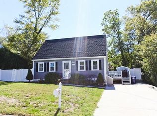 1026 Cherokee St, New Bedford, MA 02745