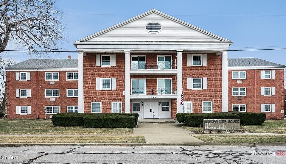 1st image of 1249 Lakeshore Dr #128