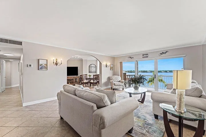 2 bed, 1133 sqft, $5,500 — Photo 3