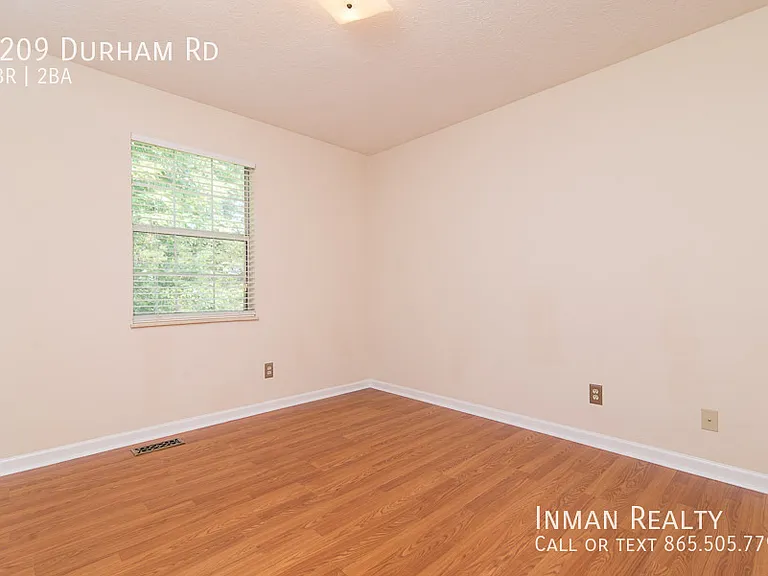 1209 Durham Rd — Photo 4