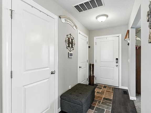 5th image of 687 Sully Ct