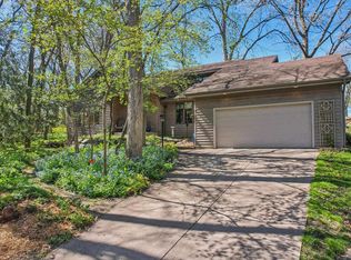 5 Valhalla Ct, Madison, WI 53719