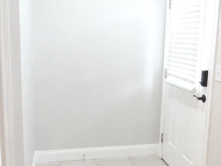4002 Brigadoon Cir — Photo 17