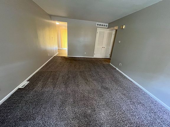 5th image of 5618 N Strathbury Dr