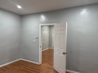 425 Leslie St, Newark, NJ 07112