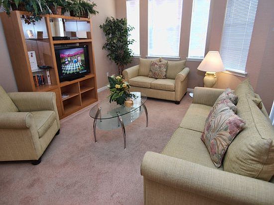 TR3C116-Living-Area-With-Flat-Screen-TV