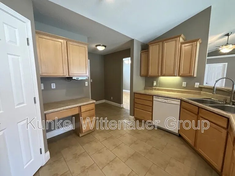 714 Wheatfield Rd — Photo 10