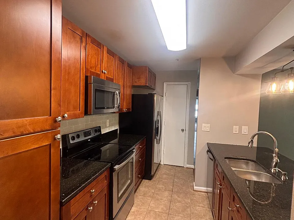 14201 Wolf Creek Pl #6