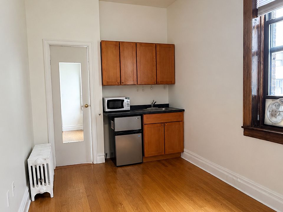 1st image of 45 W 85th St #3D