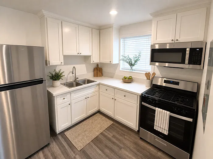 1 bed, 1.0 bath, $2,200 — Photo 1