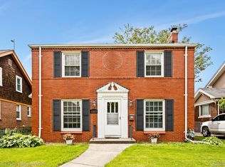 1159 Nottingham Rd, Grosse Pointe Park, MI 48230