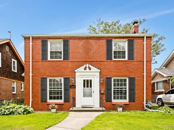 1159 Nottingham Rd, Grosse Pointe Park, MI 48230