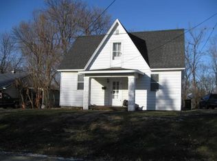 115 W Jackson Ave, Charleston, IL 61920