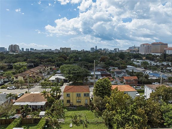 5th image of 3501 SW 16th Ter