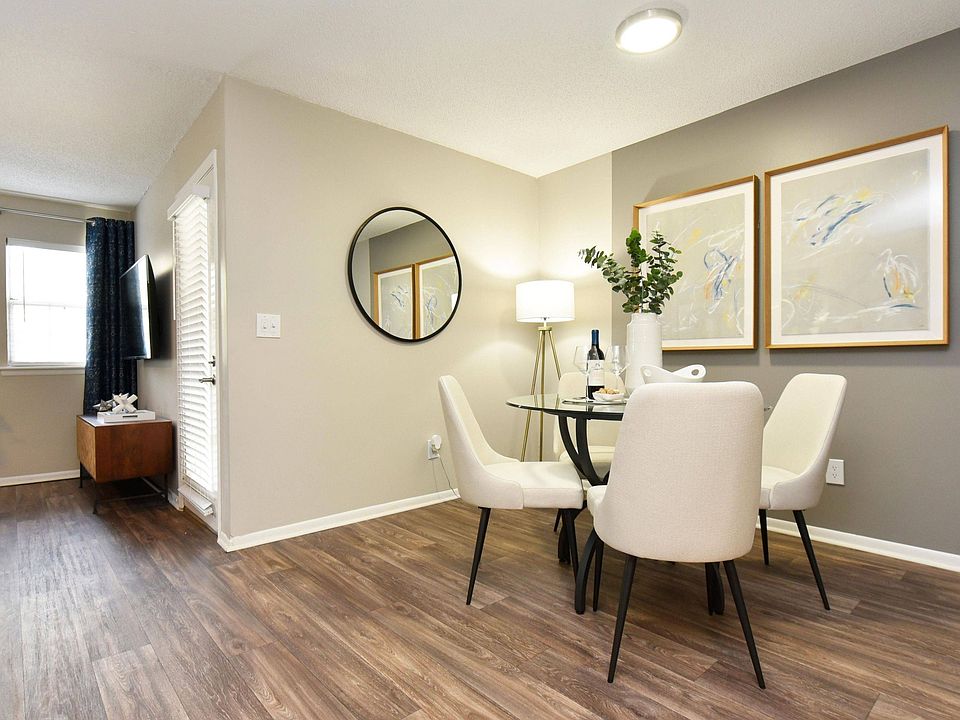 Spacious Dining Room