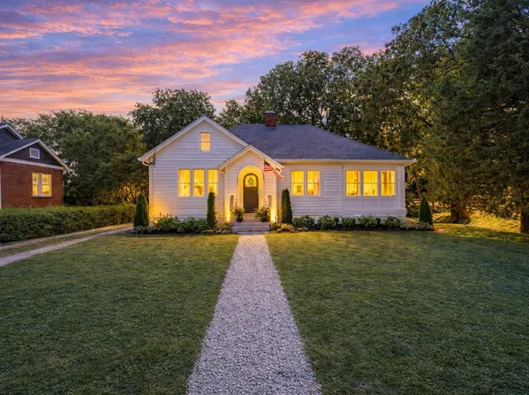 1118 Riverwood Dr, Nashville, TN 37216