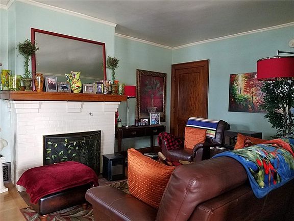 3rd image of 2701 Elmwood Ave